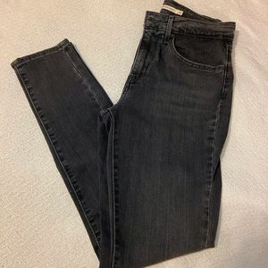 Levi’s 712 High Rise Skinny Jeans 27”